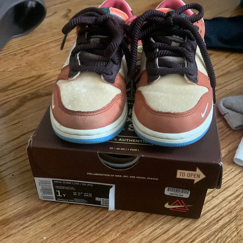 Preschool Nike x Social status chocolate dunks